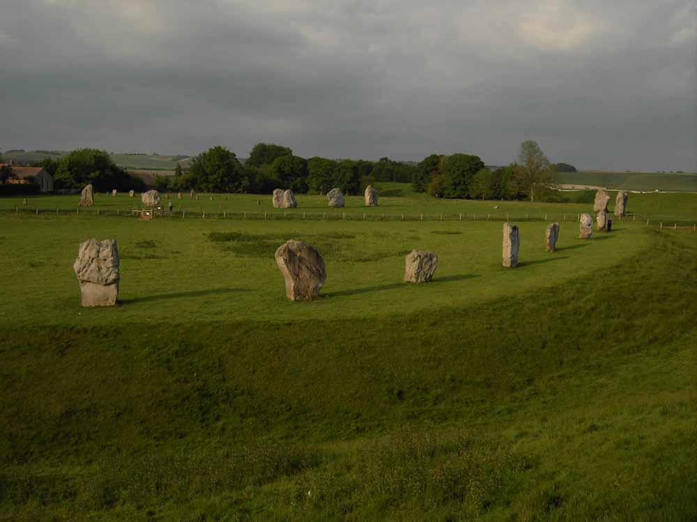 ayvbury-stones